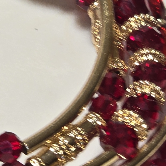 Vintage Red Faceted Beaded Gold Tone Coil Bracelet - Picture 3 of 5